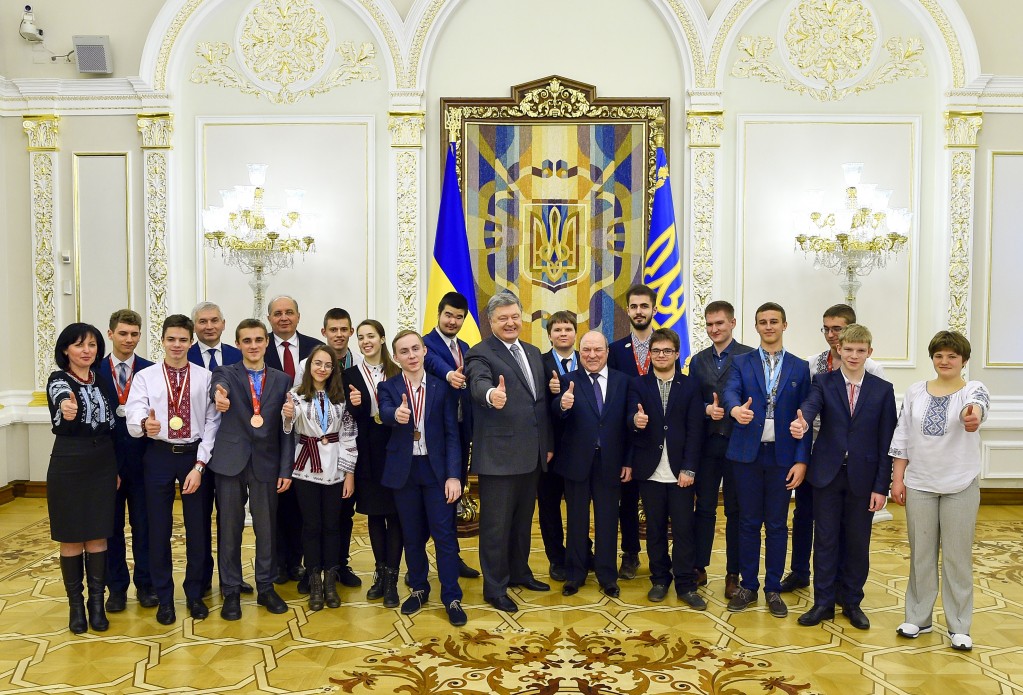 Новини: Студенти КНУ - переможці міжнародних учнівських олімпіад 2016 ...